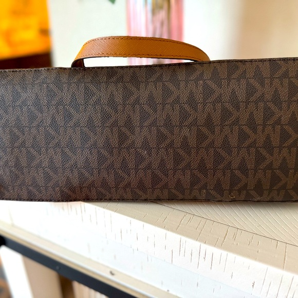 Authentic MK Extra Large Tote - Picture 3 of 6